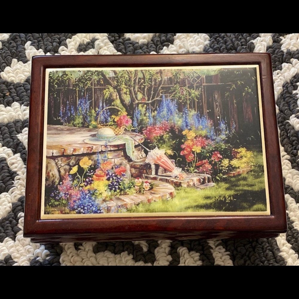 Jewlery /Music box